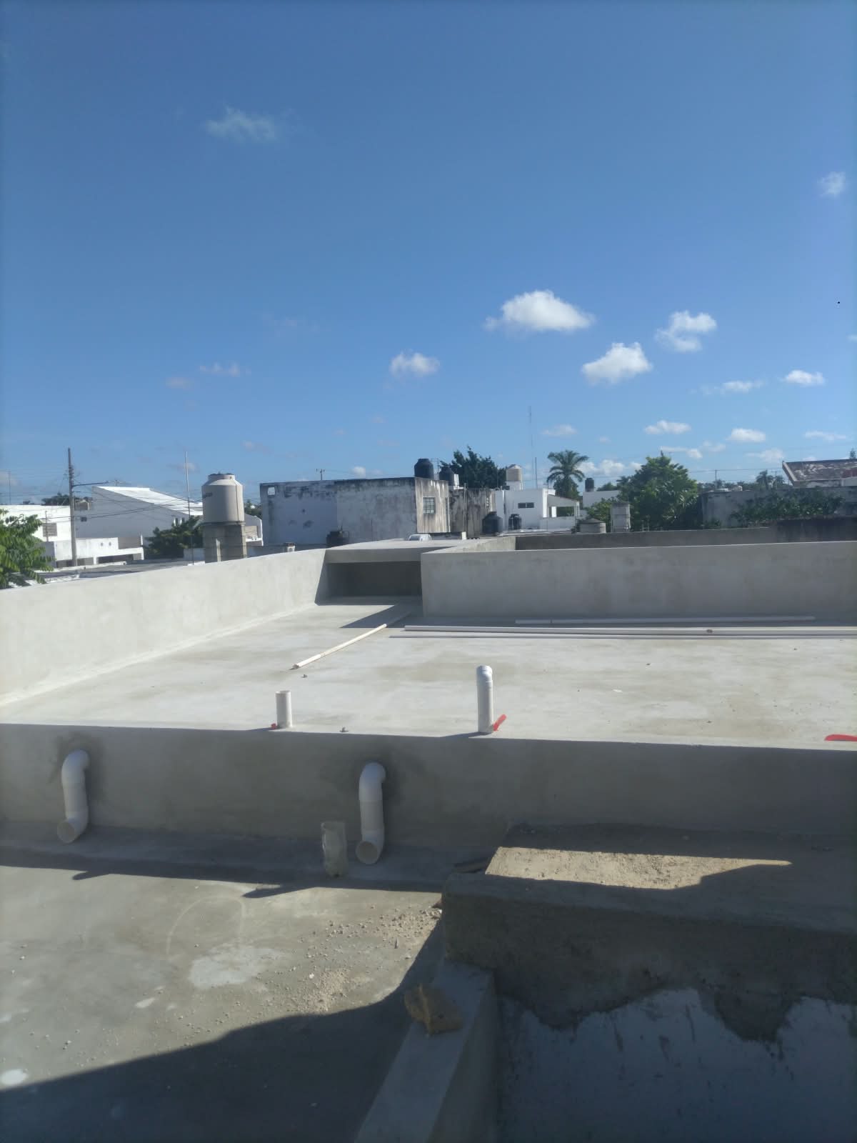 Azotea de vivienda con preparación de instalaciones